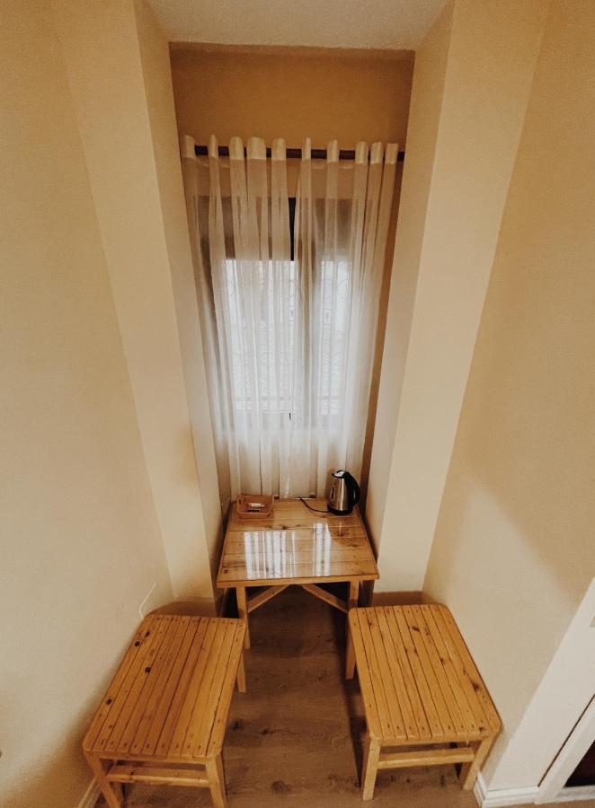 At Pikotiko'S - Korca City Rooms For Rent Buitenkant foto