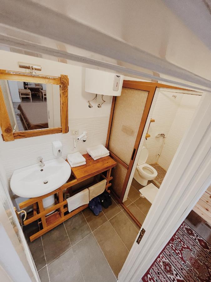 At Pikotiko'S - Korca City Rooms For Rent Buitenkant foto