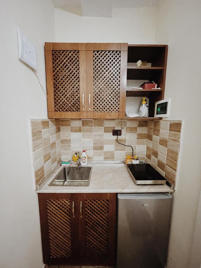 At Pikotiko'S - Korca City Rooms For Rent Buitenkant foto