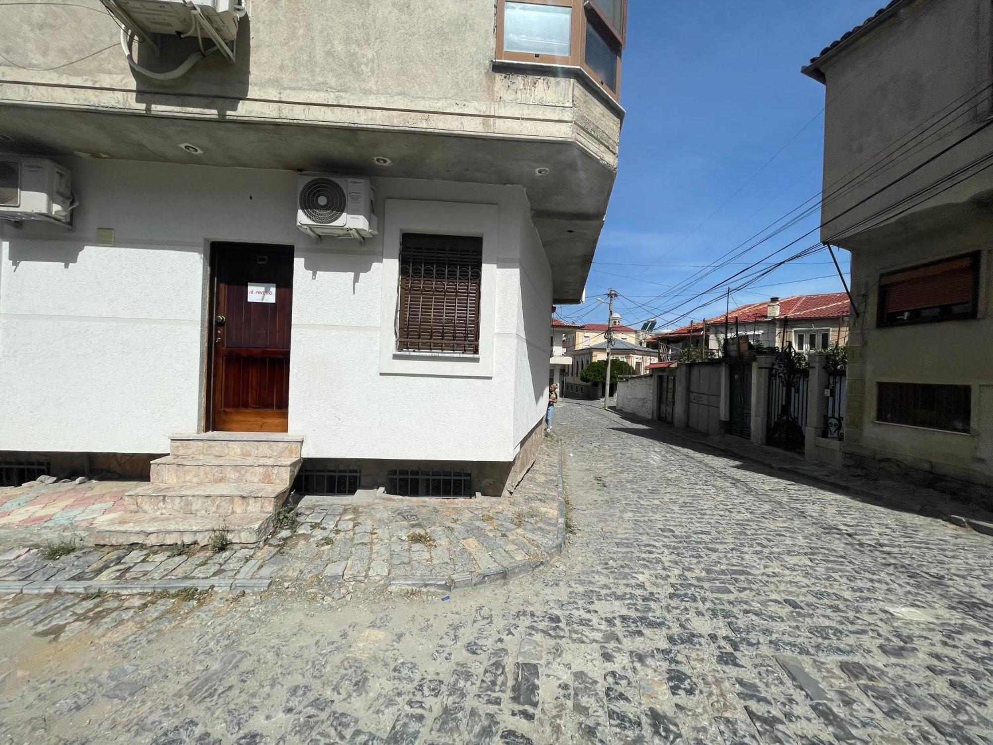 At Pikotiko'S - Korca City Rooms For Rent Buitenkant foto