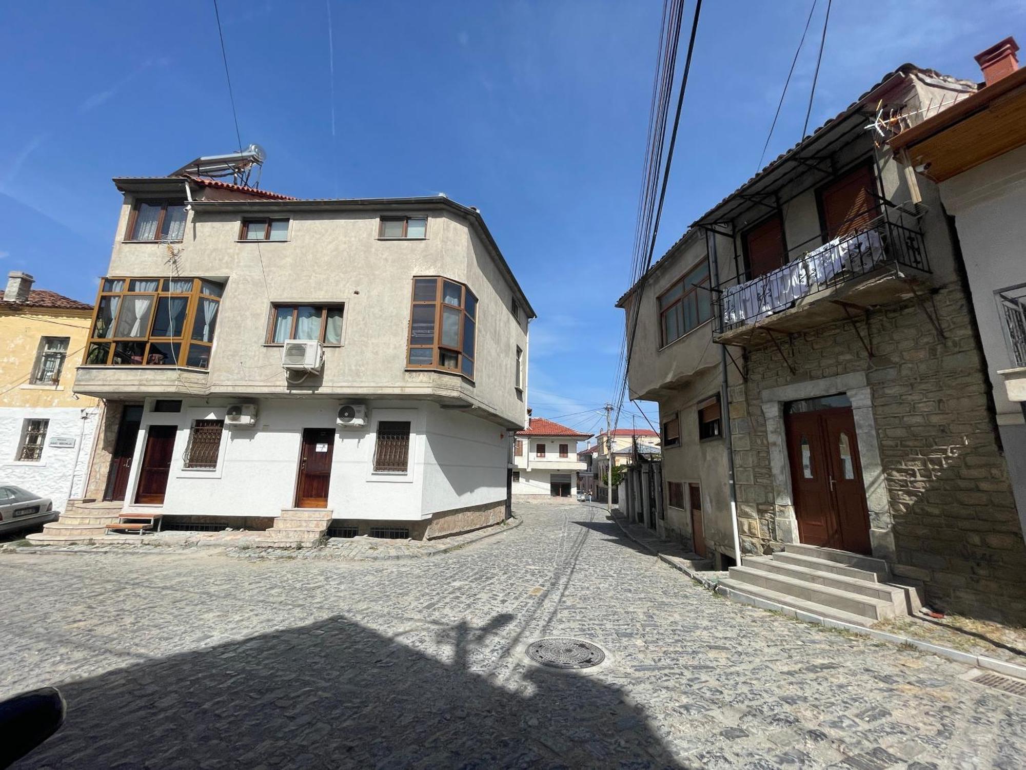 At Pikotiko'S - Korca City Rooms For Rent Buitenkant foto