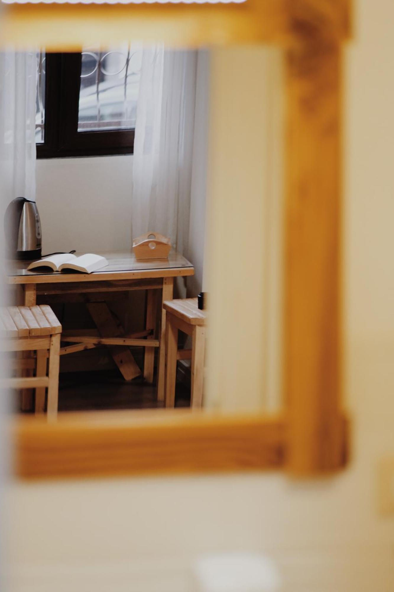 At Pikotiko'S - Korca City Rooms For Rent Buitenkant foto