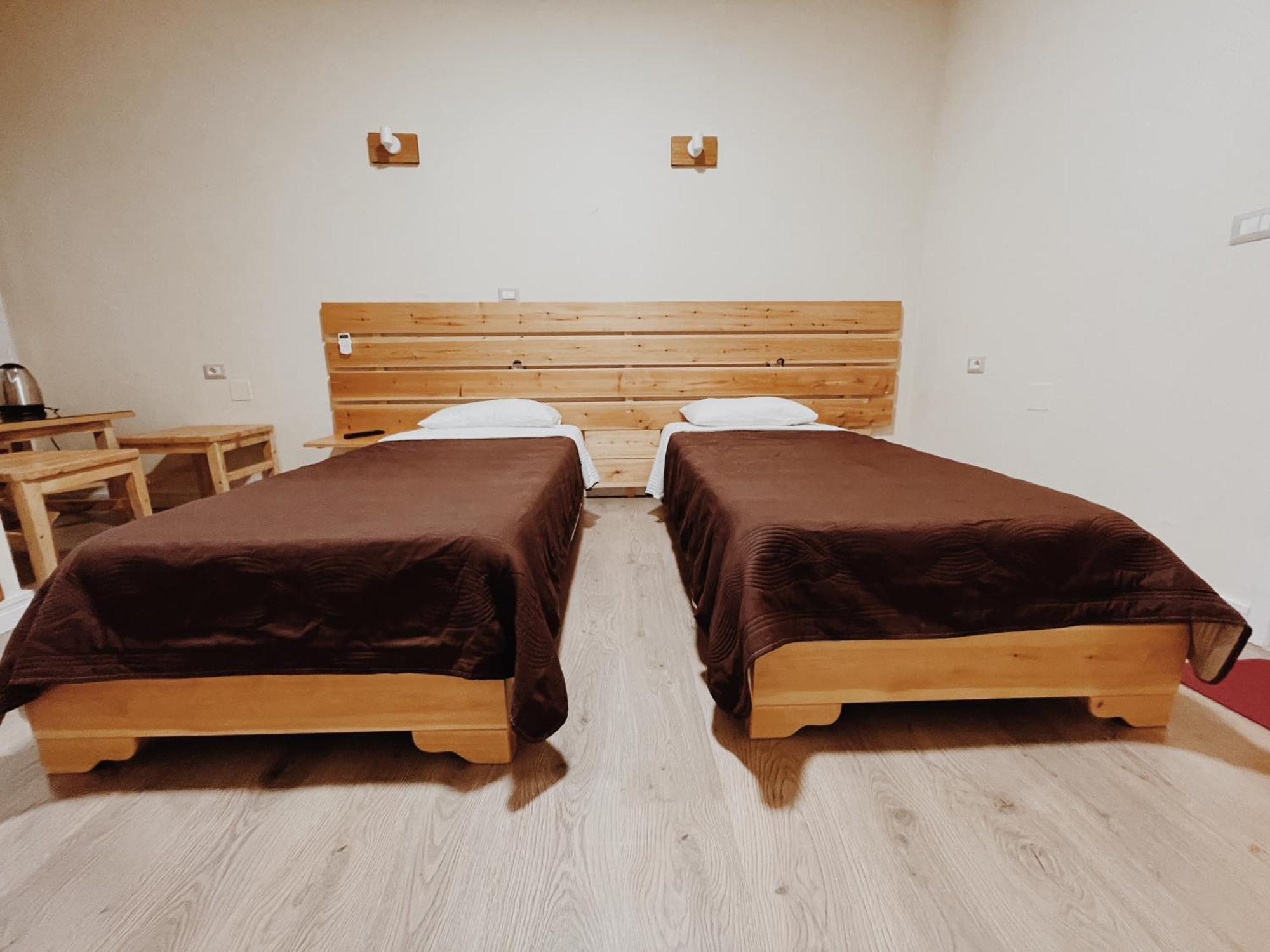 At Pikotiko'S - Korca City Rooms For Rent Buitenkant foto