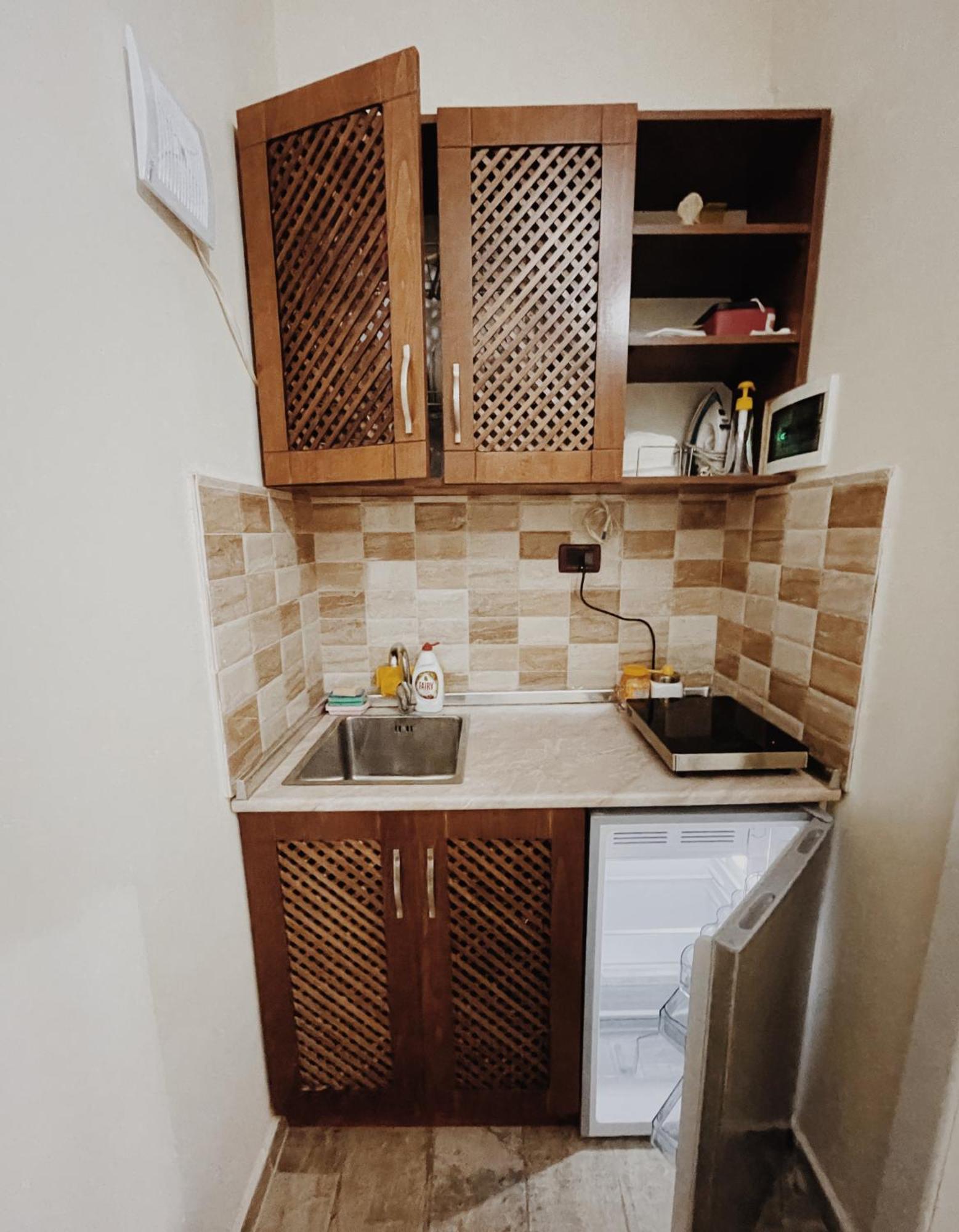 At Pikotiko'S - Korca City Rooms For Rent Buitenkant foto