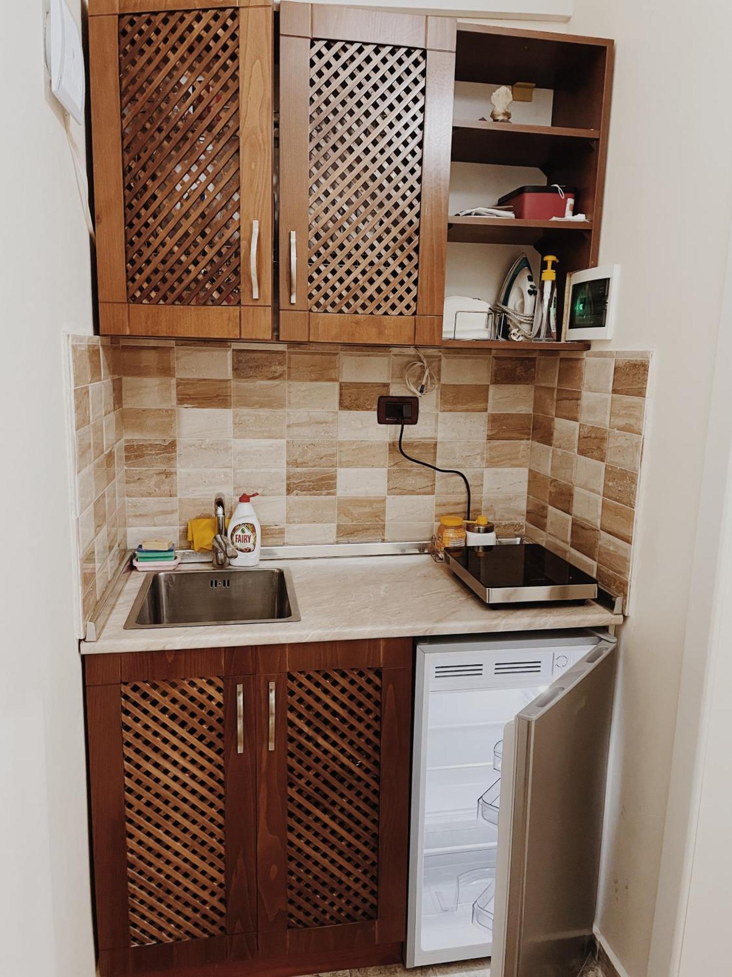 At Pikotiko'S - Korca City Rooms For Rent Buitenkant foto