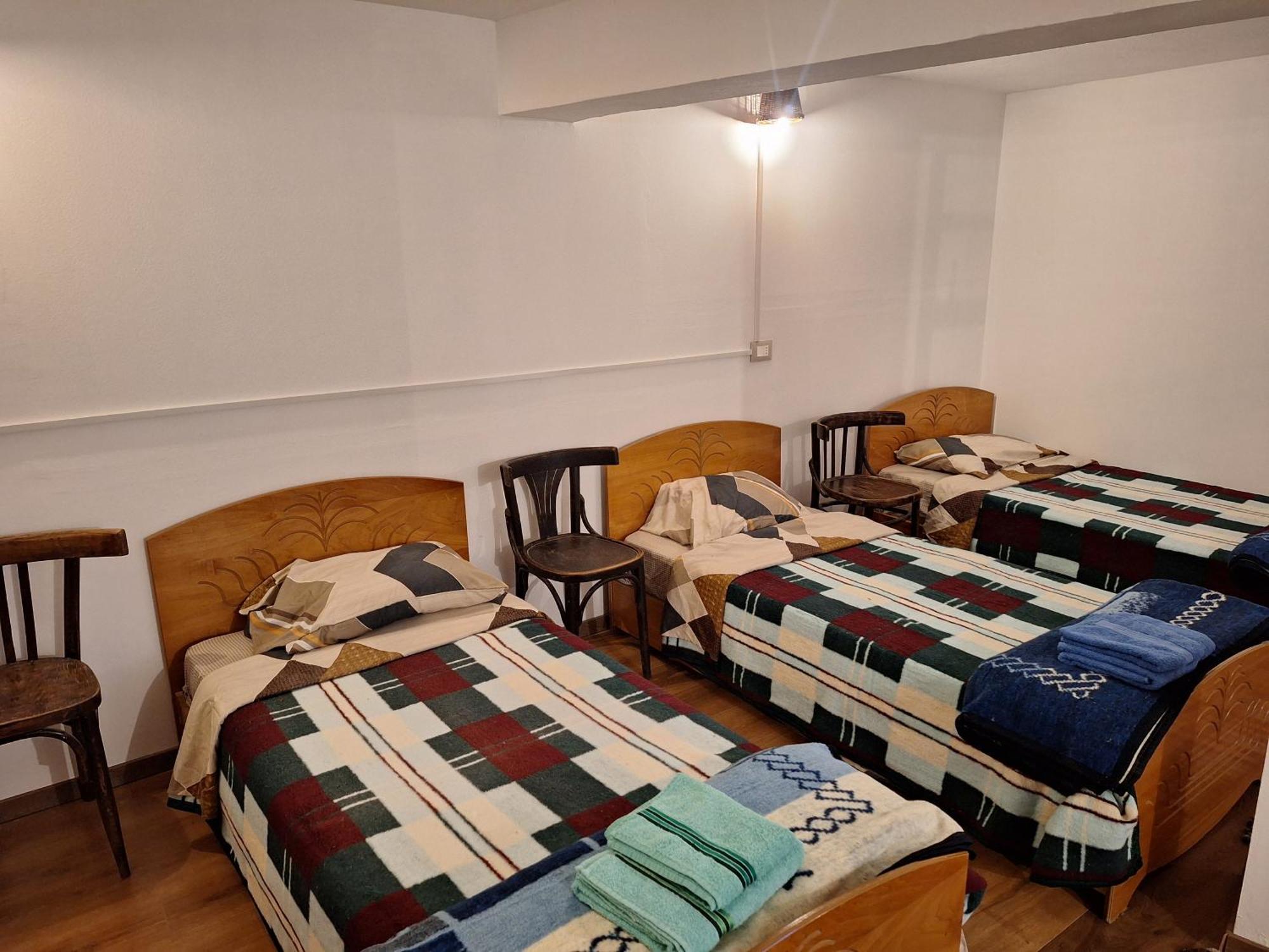At Pikotiko'S - Korca City Rooms For Rent Buitenkant foto